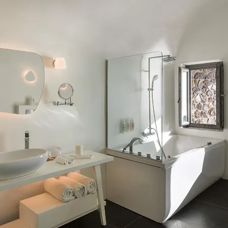 Hotel Katikies Chromata Santorini - The Leading Of The World