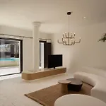 Hotel Katikies Chromata Santorini - The Leading Of The World