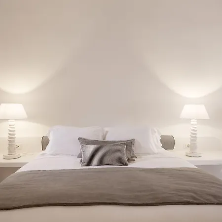 Отель Katikies Chromata Santorini - The Leading Of The World