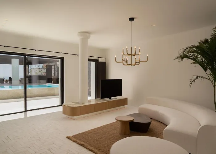 Hotel Katikies Chromata Santorini - The Leading Of The World